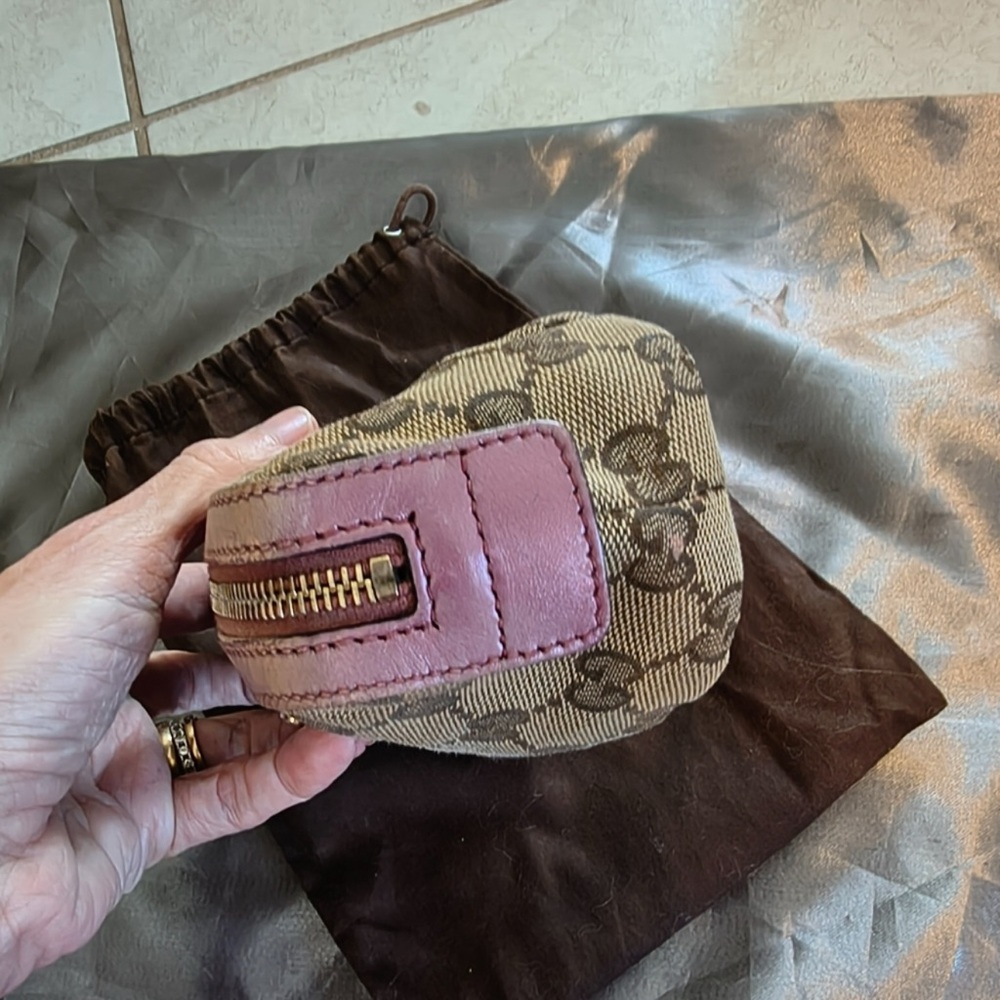 ❤️SOLD❤️Gucci Cosmetic Bag - Picture 6 of 9